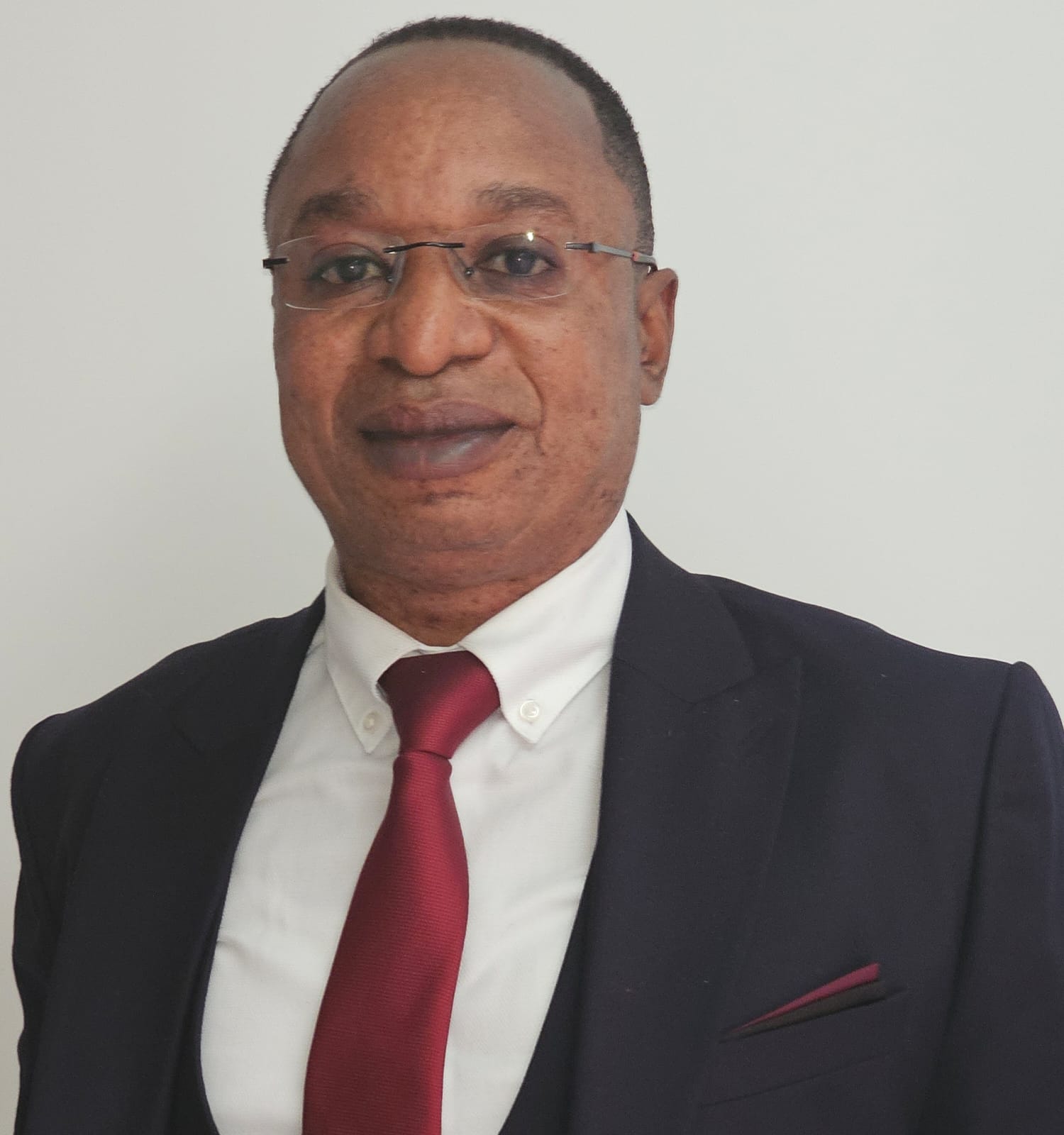 Mr. Taofiq Desmond Sanusi - Consultant Neurosurgeon and Complex Spine Surgeon in London at Spine focus Ltd